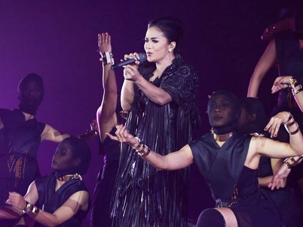 Konser TRAYA Krisdayanti