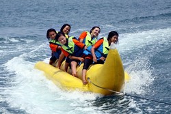 Main Water Sport di Tanjung Lesung, Bawa Uang Berapa?