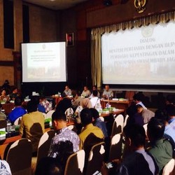 Kumpulkan 100 Lebih Bupati, Mentan Amran Bahas Swasembada Jagung