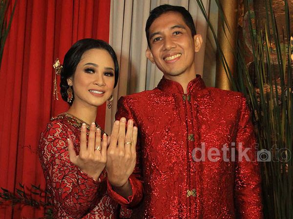 Andien Pakai Adat Betawi Peranakan di Resepsi Pernikahan, Ini Fotonya!