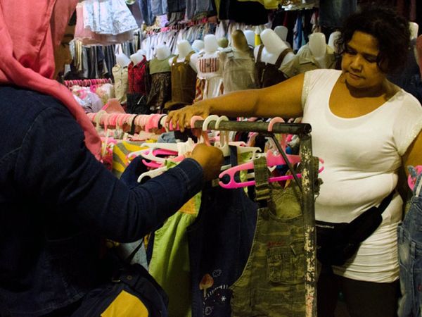 Serunya Belanja Malam Hari di Pasar Baru