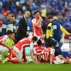 PR Arsenal: Kunci Posisi 2 Liga, Final Piala FA, Perkuat Tim di Musim Panas