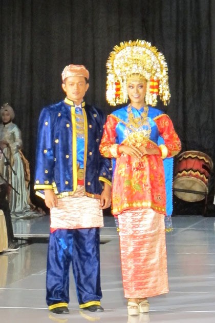 Pakaian pengantin Sumatera Barat