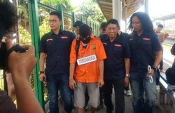 Rio Peragakan Detik-detik Pembunuhan Deudeuh Tataa Chubby dengan Tenang