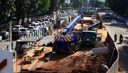 Ada Pengerjaan Jalan Layang Bus TransJ, Akses dari Tendean ke Mampang Ditutup
