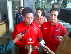 Sambangi Kemenkumham, Hasto Daftarkan Kepengurusan PDIP Baru