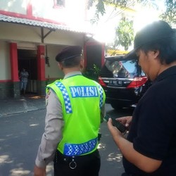 Rekonstruksi Pembunuhan Deudeuh, Jl Tebet Utara I Dijaga Polisi