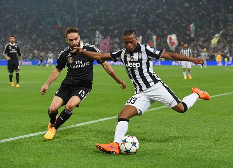 Evra Sebut Juventus Sudah Setengah Jalan