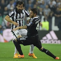 Pressing Terhadap Pirlo Bisa Bikin Lini Tengah Madrid Bolong