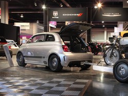 Kerja di Diler Mobil Ini Bisa Kuliah Gratis