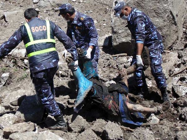 100 Korban Gempa Ditemukan di Jalur Pendakian Everest