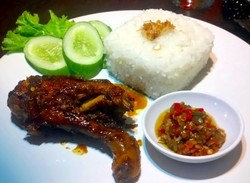 Peoples Fuel: Ayam Bakar Sambal Boreh dan Kue Cubit Original yang Sedap