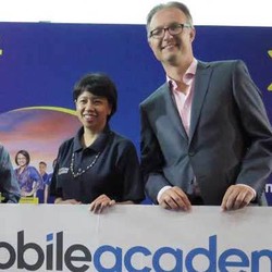 Tambal Kerugian, XL Genjot Bisnis Digital