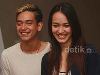 Adipati Dolken dan Melayu Nicole, Serasi?