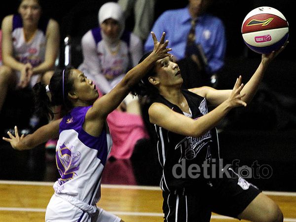 Surabaya Fever Tundukkan Merah Putih Predator