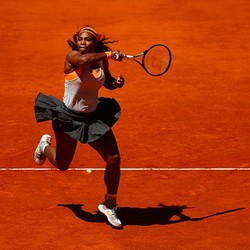 Serena Susah Payah Kalahkan Azarenka