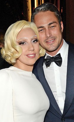 Taylor Kinney Ungkap Cerita Indah Saat Melamar Lady Gaga