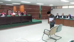 Eks Sekjen ESDM Waryono Karno Juga Didakwa Beri Sutan Duit US$ 140 Ribu