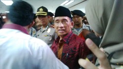 Sidang 2 Kali Di-pause Gara-gara Fuad Amin Tak Tahan ke Toilet