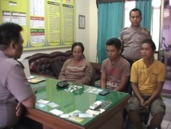 Satu Keluarga Pengedar Sabu Diringkus Polisi di Langkat