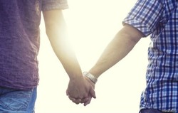 Karena Gay, Sepasang Turis Inggris Dilarang Menginap di Resor Moroko