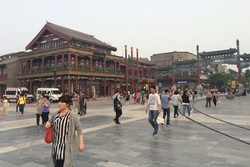 Pasar Qianmen di Tiongkok, Umurnya Ratusan Tahun Tapi Jual Barang Branded