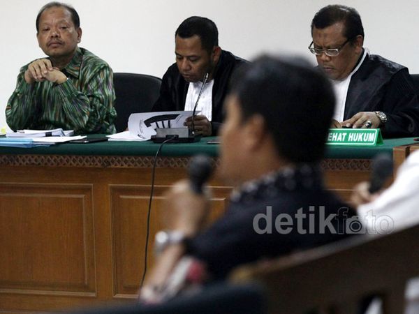 8 Saksi Dihadirkan di Sidang Sutan Bhatoegana