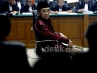 Fuad Amin Jalani Sidang Perdana