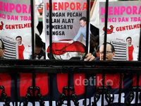 Semar Indonesia Demo Menpora