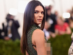 Kendall Jenner Diduga Operasi Perbesar Payudara