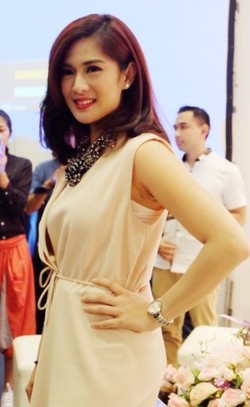 Foto: Penampilan Baru Dian Sastrowardoyo yang Makin Cantik