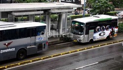 Serobot TransJ atau Ngetem Kelamaan, Kopaja AC Diusir Saja dari Busway