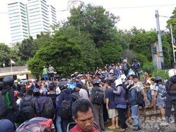 Seorang Pria Tewas Tertabrak KRL di Stasiun Palmerah