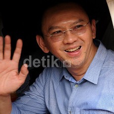 Ahok Ketagihan Naik Motor Gede