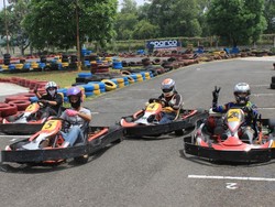 Komunitas Proton Mengasah Keahlian Main Gokart
