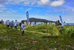 Mungkin Cara Mancing Terunik Sedunia Ada di Indonesia