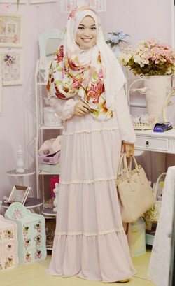 4 Desainer Busana Muslim yang Merilis Koleksi Baju Pengantin Syari