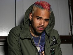 Duh! Chris Brown Temukan Penyusup Wanita Bugil di Tempat Tidurnya