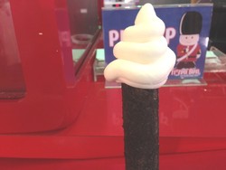 Frozen Ben: Slruup! Enaknya Es Krim dalam Balutan Wafer Renyah Berlapis Bubuk Oreo dan Green Tea