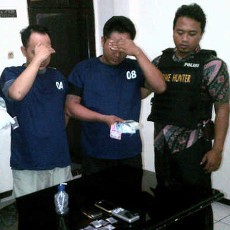 Pengedar dan Kurir Diamankan Beserta 15 Poket Sabu