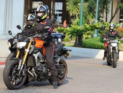 Sebelum Touring, 7 Srikandi PDKT dengan Moge-moge Yamaha