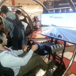 Menggeber Nissan 370Z di Nissan GT Academy