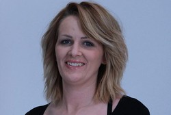 Hasil Operasi Abal-abal, Payudara Stacy Terlihat Jadi Empat