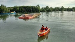Kapal Pembawa 37 Ribu Tabung Melon Terbalik, 1 Awak Kapal Hilang
