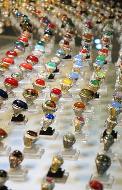 Menteri Siti Minta Kepala Daerah Waspadai para Penambang Batu Akik