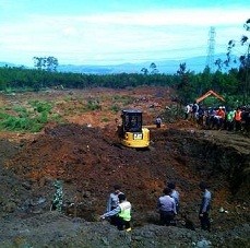 Petugas Temukan Korban Keenam Longsor Pangalengan