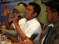 Lembaga Survei dan Anggota DPR Bahas Isu Reshuffle Kabinet