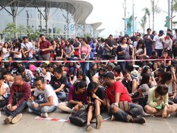 Wah, Ada Katy Perry di Antrean Penonton Jelang Konser Nanti Malam!