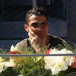 Ronaldo Sumbang Rp 100,8 M untuk Nepal Pasca Gempa Bumi