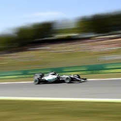 Rosberg Rebut Pole